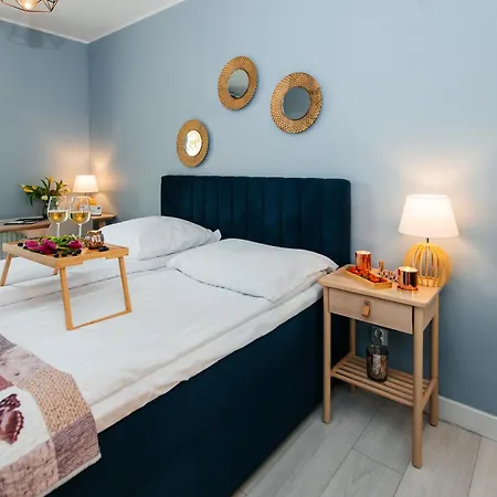 Maya's Flats & 52 - Aura 40