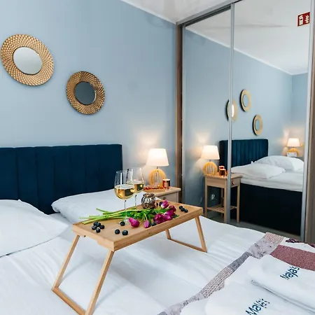 Maya's Flats & 52 - Aura 40 Apartmán *