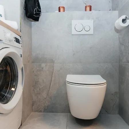 Maya's Flats & 52 - Aura 40