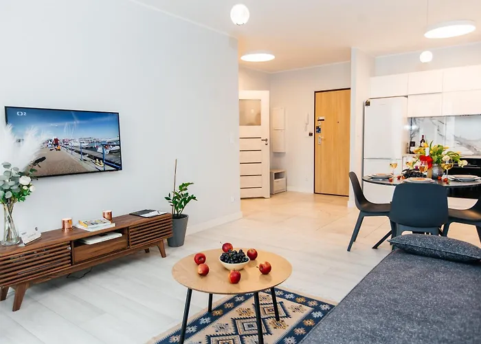 Maya's Flats & 52 - Aura 40