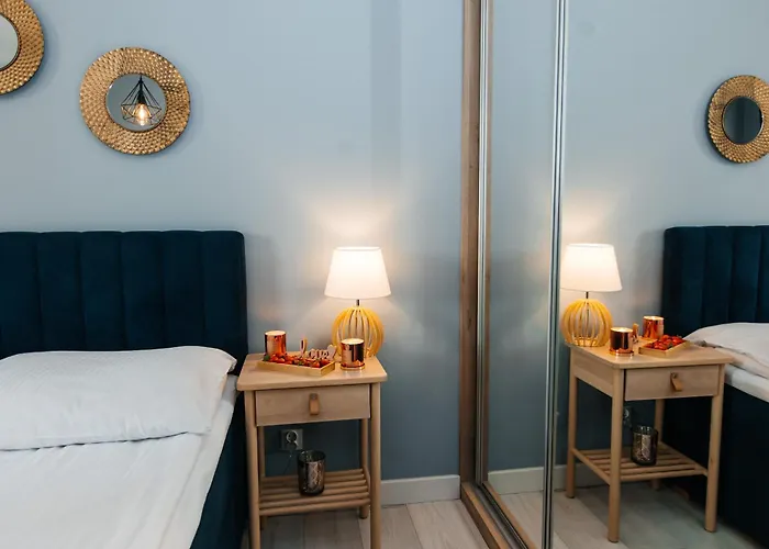 Maya's Flats & 52 - Aura 40 *