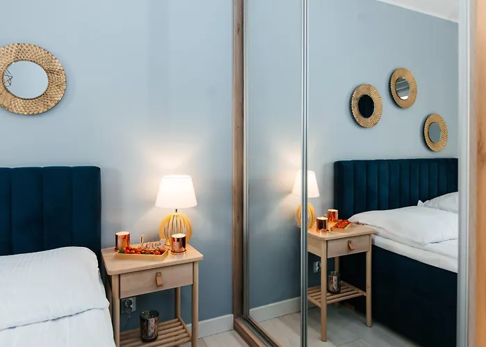 Maya's Flats & 52 - Aura 40 *