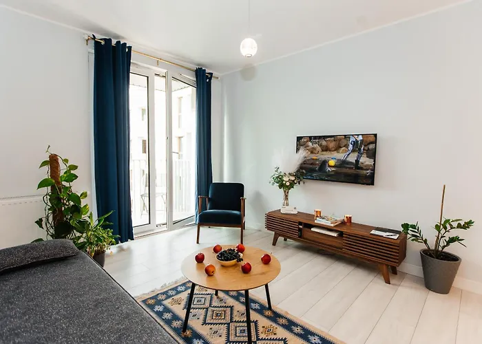 Maya's Flats & 52 - Aura 40 *