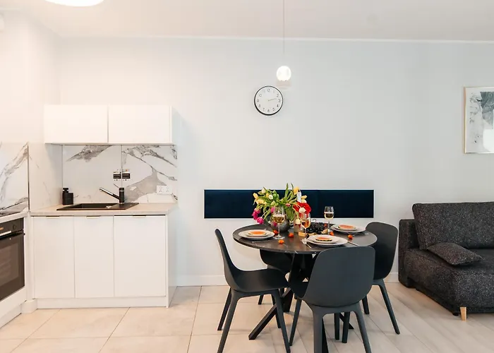 Maya's Flats & 52 - Aura 40 Daire